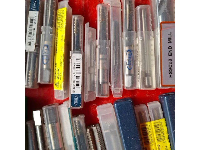 Ca. 210x diverse machinetaps - afbeelding 6 van  24
