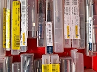 Ca. 210x diverse machinetaps - afbeelding 13 van  24