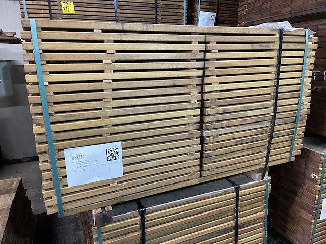 Ca. 210x guyana ipé planken geschaafd, 25x70mm, lengte 155cm - afbeelding 3 van  4