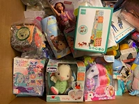 Ca. 212x speelgoed, knutselen en handelsgoederen, cricut, ses, funko etc. - afbeelding 2 van  4