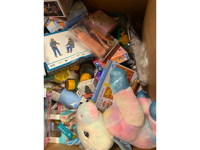 Ca. 212x speelgoed, knutselen en handelsgoederen, cricut, ses, funko etc. - afbeelding 3 van  4