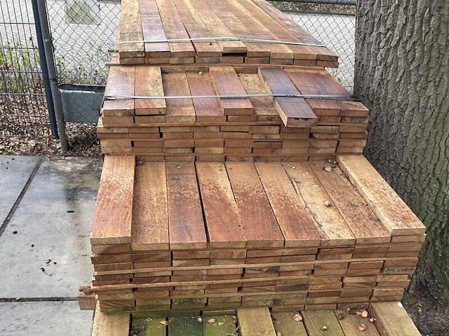Ca. 216x angelim pedra beschoeiingsplanken, 20x100mm, lengte 22/200cm, 57/250cm, 89/300cm, 48/350cm - afbeelding 1 van  3