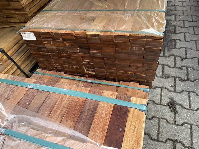 Ca. 216x angelim pedra planken geschaafd, 21x90mm, lengte 87/245cm, 86/275cm, 43/305cm - afbeelding 3 van  3