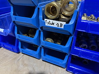 Ca. 21x assortimentsbak met diverse messing koppelingen - afbeelding 3 van  12