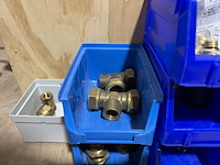 Ca. 21x assortimentsbak met diverse messing koppelingen - afbeelding 11 van  12