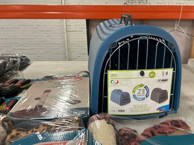 Ca. 21x dierenaccessoires w.o. kattenkrabpaal, w.o. linus - afbeelding 3 van  8