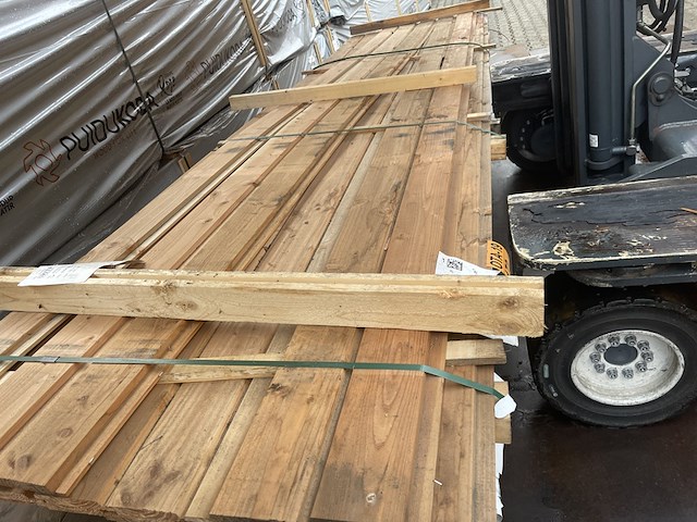 Ca. 21x douglas channelsiding, 18x137mm, lengte 400cm - afbeelding 1 van  3