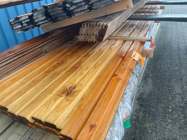 Ca. 21x douglas dubbele rhombus, 25x137mm, lengte 7/300cm, 14/400cm - afbeelding 1 van  3