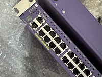 Ca. 21x gigabit poe edge switch (edge-licentie), extreme networks summit, x440-24p / x440-8p, paars, 2011-2012 - afbeelding 2 van  5