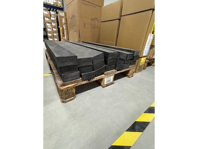 Ca. 21x kunststof balk, zwart - afbeelding 2 van  2