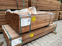 Ca. 220x angelim pedra planken geschaafd, 21x70mm, lengte 125cm - afbeelding 2 van  3