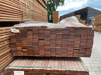 Ca. 220x angelim pedra planken geschaafd, 21x70mm, lengte 125cm - afbeelding 3 van  3