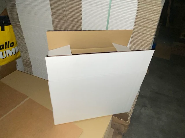Ca. 220x verzenddozen, dubbelgolf, wit, 48x23x35cm - afbeelding 2 van  4
