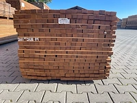 Ca. 222x guyana teak latten fijnbezaagd, 31x50mm, lengte 106/430cm, 116/460cm - afbeelding 2 van  3