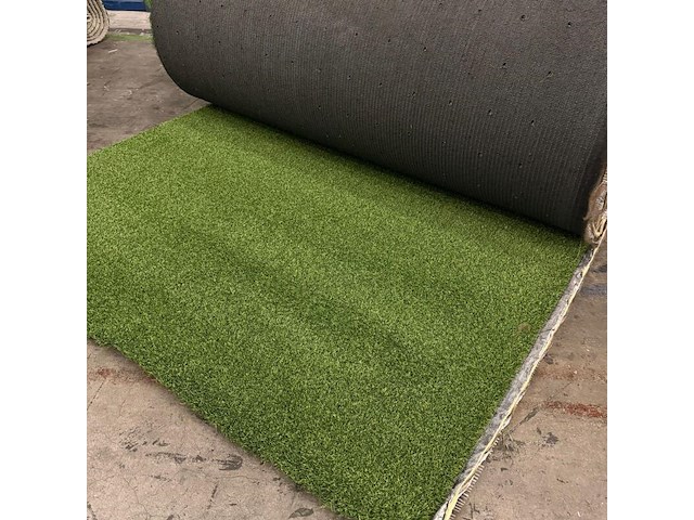 Ca. 22,4m2 kunstgras, 30 mm hoog, groen - afbeelding 1 van  2