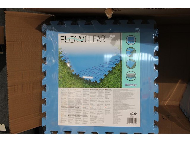 Ca. 22,5 m2 ondervloer bestway flow clear. 10 pakken a 2,25 m2 - afbeelding 2 van  2