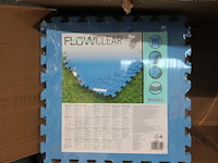 Ca. 22,5 m2 ondervloer bestway flow clear. 10 pakken a 2,25 m2 - afbeelding 2 van  2