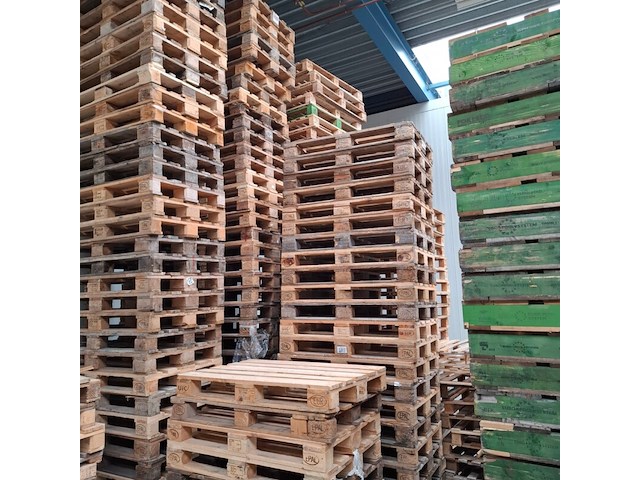 Ca. 227x diverse pallets - afbeelding 2 van  13