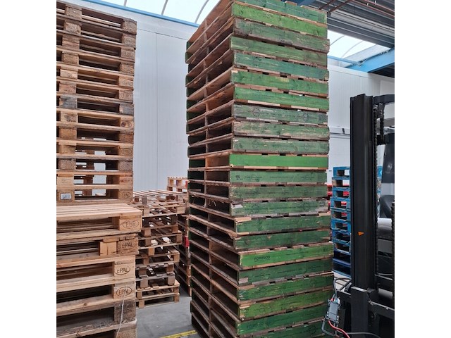 Ca. 227x diverse pallets - afbeelding 5 van  13