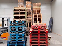 Ca. 227x diverse pallets - afbeelding 1 van  13