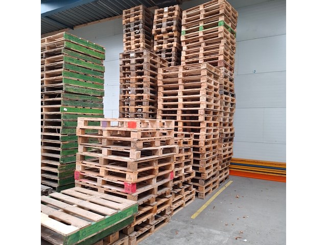 Ca. 227x diverse pallets - afbeelding 8 van  13