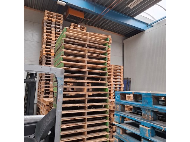 Ca. 227x diverse pallets - afbeelding 12 van  13