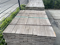 Ca. 228x guyana ipé planken fijnbezaagd, 27x80mm, lengte 125cm - afbeelding 1 van  3