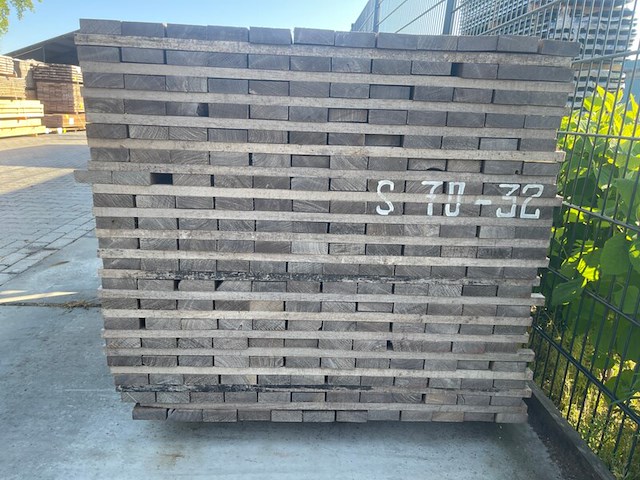 Ca. 228x guyana ipé planken fijnbezaagd, 27x80mm, lengte 125cm - afbeelding 3 van  3