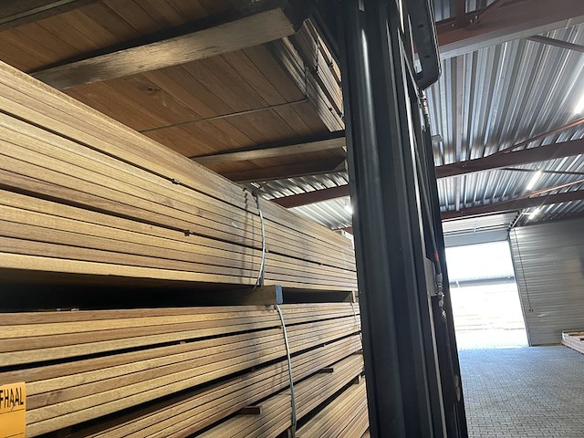 Ca. 228x guyana teak latten geschaafd, 27x40mm, lengte 275cm - afbeelding 2 van  3