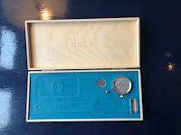 Ca. 229x horloges, nots / mondaine , elk horloge is uniek doordat elke wijzerplaat een uniek stukje van de plattegrond van amsterdam, londen, parijs en new york bevat - afbeelding 4 van  24