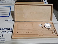 Ca. 229x horloges, nots / mondaine , elk horloge is uniek doordat elke wijzerplaat een uniek stukje van de plattegrond van amsterdam, londen, parijs en new york bevat - afbeelding 7 van  24