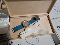 Ca. 229x horloges, nots / mondaine , elk horloge is uniek doordat elke wijzerplaat een uniek stukje van de plattegrond van amsterdam, londen, parijs en new york bevat - afbeelding 11 van  24