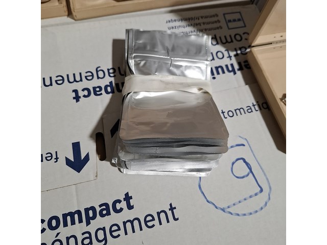 Ca. 229x horloges, nots / mondaine , elk horloge is uniek doordat elke wijzerplaat een uniek stukje van de plattegrond van amsterdam, londen, parijs en new york bevat - afbeelding 13 van  24