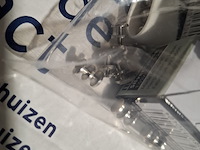 Ca. 229x horloges, nots / mondaine , elk horloge is uniek doordat elke wijzerplaat een uniek stukje van de plattegrond van amsterdam, londen, parijs en new york bevat - afbeelding 17 van  24