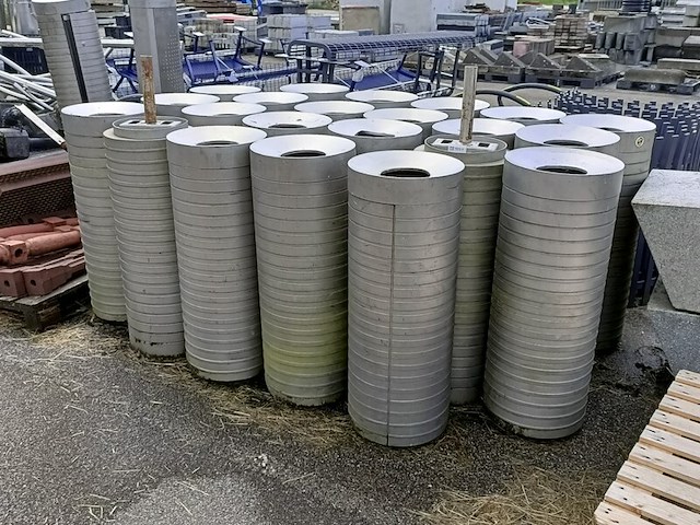 Ca. 22x afvalbak - afbeelding 1 van  3