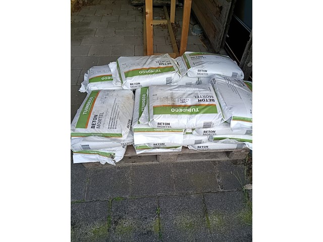 Ca. 22x betonmortel in zak - afbeelding 1 van  6