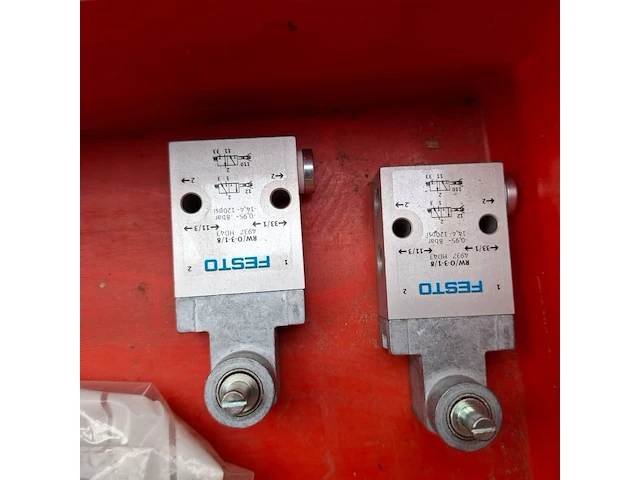 Ca. 22x diverse magneetventiel met 3x drukregelaar festo - afbeelding 3 van  13