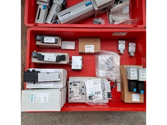 Ca. 22x diverse magneetventiel met 3x drukregelaar festo - afbeelding 6 van  13