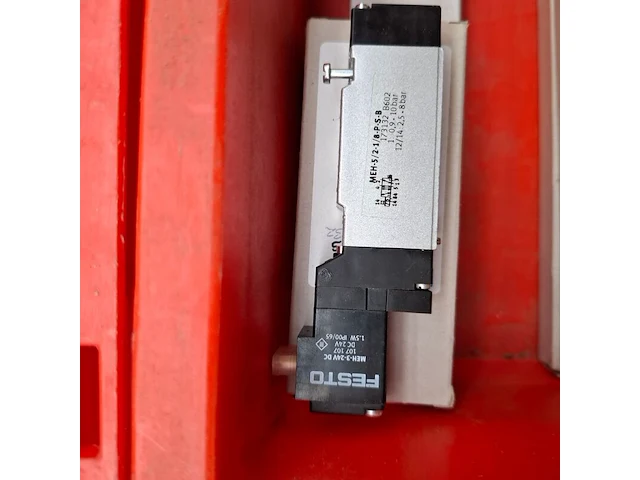 Ca. 22x diverse magneetventiel met 3x drukregelaar festo - afbeelding 7 van  13
