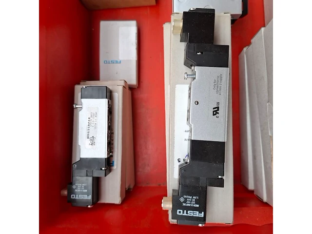 Ca. 22x diverse magneetventiel met 3x drukregelaar festo - afbeelding 8 van  13