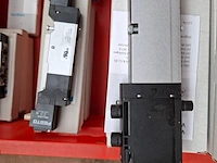 Ca. 22x diverse magneetventiel met 3x drukregelaar festo - afbeelding 9 van  13