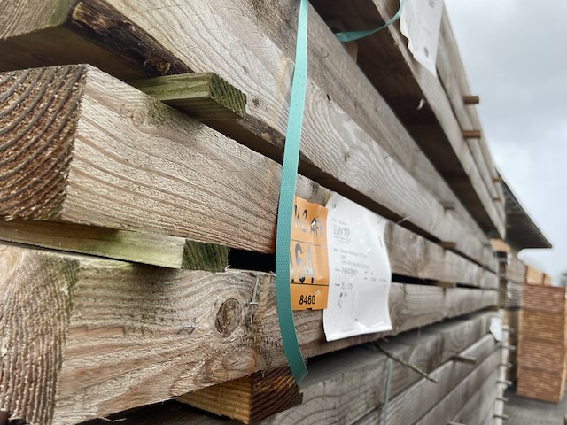 Ca. 22x douglas balken fijnbezaagd, 75x175mm, lengte 300cm - afbeelding 4 van  4