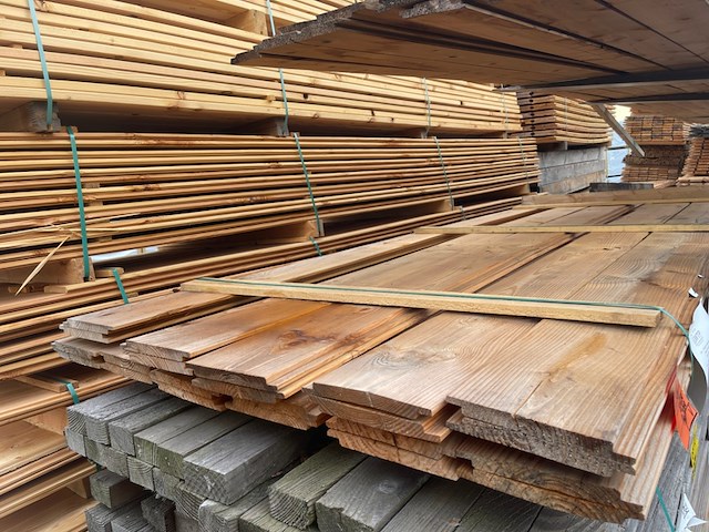 Ca. 22x douglas wisselsponning/halfhoutsrabat, 18x190mm, lengte 8/400cm, 14/500cm - afbeelding 1 van  3