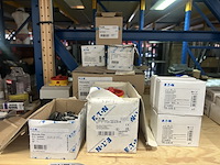 Ca. 22x installatie- en schakelmateriaal, w.o. eaton, lenox, stier - afbeelding 7 van  13