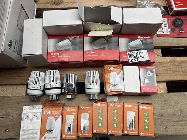 Ca. 22x thermostaatkop, w.o. honeywell, imi heimeier - afbeelding 1 van  7