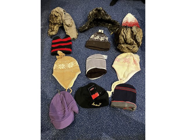 Ca. 230x mutsen + oorwarmers + petten, divers - afbeelding 2 van  6