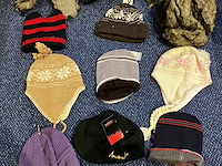 Ca. 230x mutsen + oorwarmers + petten, divers - afbeelding 2 van  6