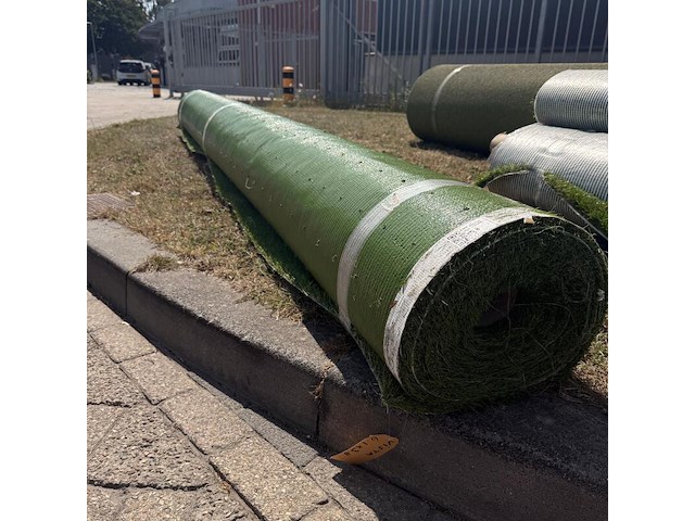 Ca. 23,18m2 kunstgras, 30 mm hoog, groen - afbeelding 3 van  3