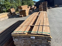 Ca. 232x guyana teak latten fijnbezaagd, 32x50mm, lengte 215/275cm, 17/305cm