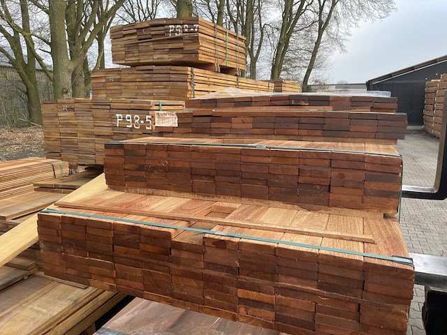 Ca. 233x angelim pedra planken geschaafd, 21x90mm, lengte 21/125cm, 39/155cm, 75/185cm, 98/215cm - afbeelding 3 van  3